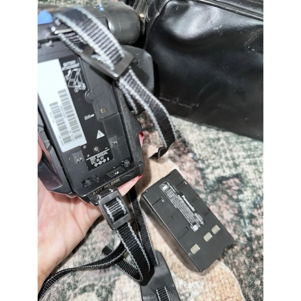 Panasonic VHSC Camcorder PalmSight VINTAGE‎ PV-L579D For ** Parts Only**